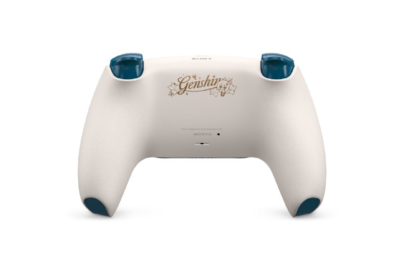 DualSense®无线控制器《原神》限定版正式公布！在PlayStation®5平台上，通过DualSense®无线控制器《原神》限定版，掌控提瓦特大陆的元素之力吧！这款全新控制器以空灵的白，金和绿色配色，并饰有奇幻国度的神秘符文，包括双子旅行者「空」与「荧」的标志，以及最好的伙伴「派蒙」