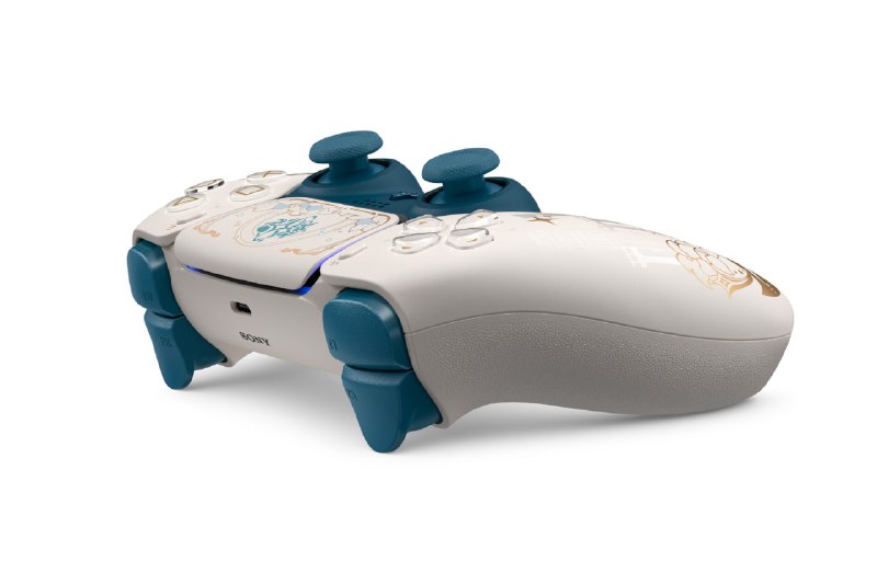 DualSense®无线控制器《原神》限定版正式公布！在PlayStation®5平台上，通过DualSense®无线控制器《原神》限定版，掌控提瓦特大陆的元素之力吧！这款全新控制器以空灵的白，金和绿色配色，并饰有奇幻国度的神秘符文，包括双子旅行者「空」与「荧」的标志，以及最好的伙伴「派蒙」